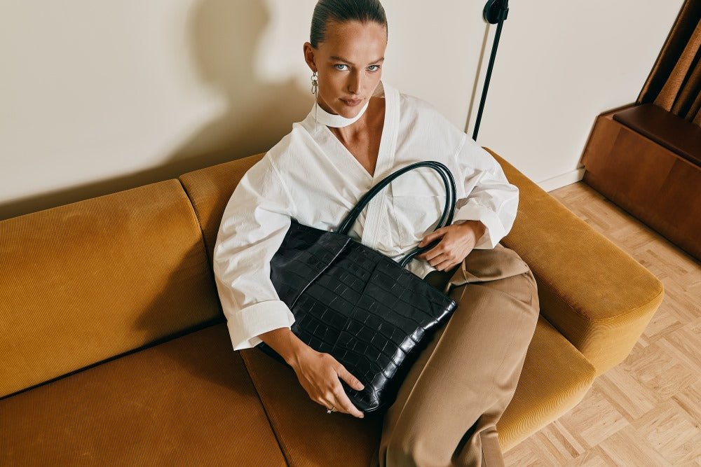 Giveaway: win a KAAI bag!