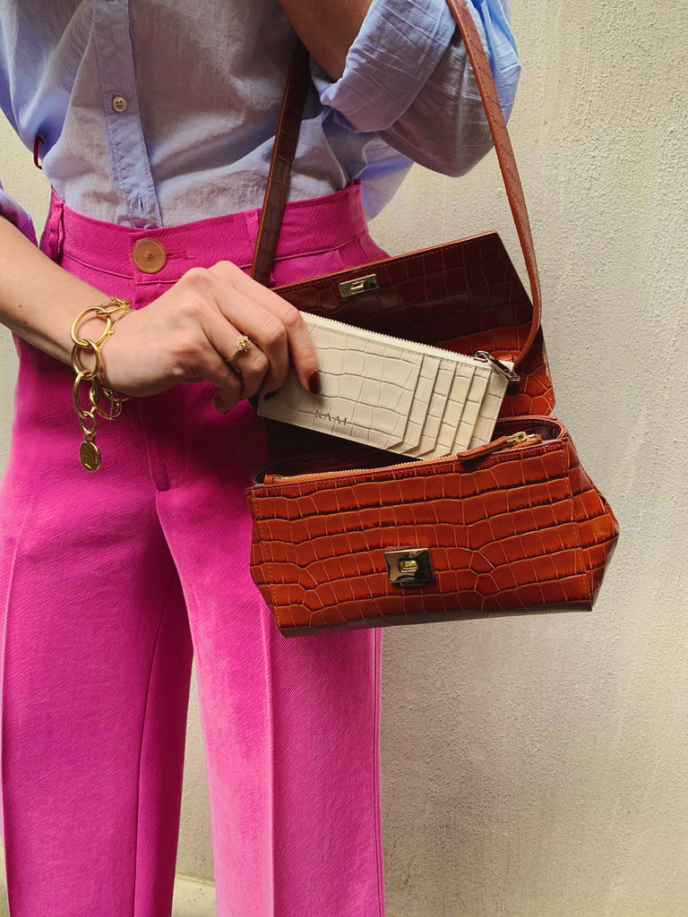 Find the perfect wallet to match with your Kaai bag.