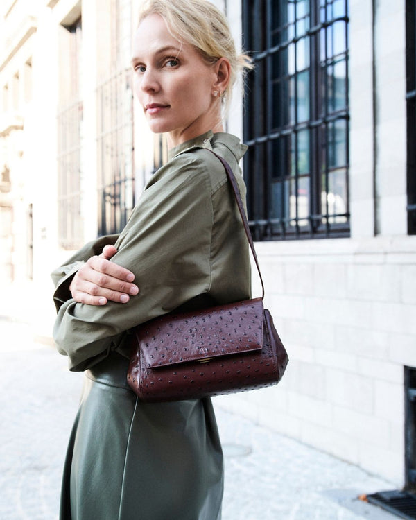 Ikon Clutch - autruche marron chocolat