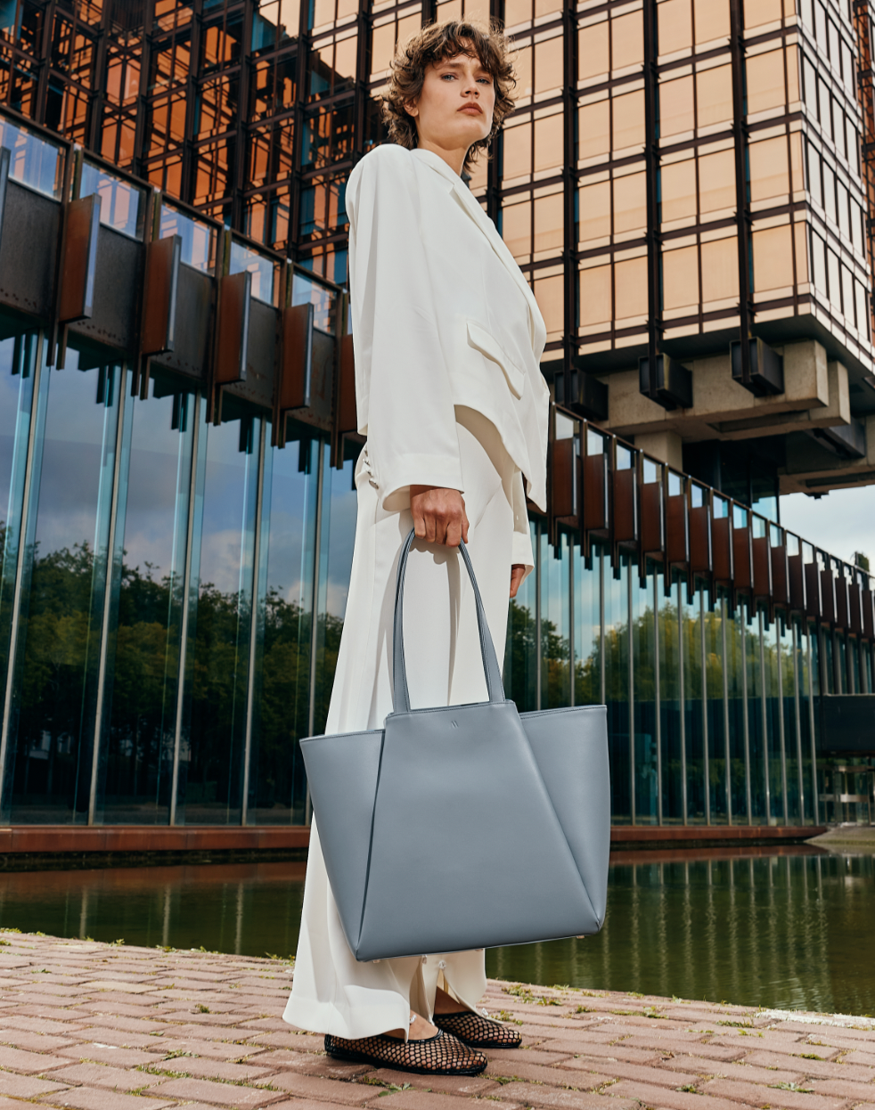 Large Pyramid tote bag – KAAI