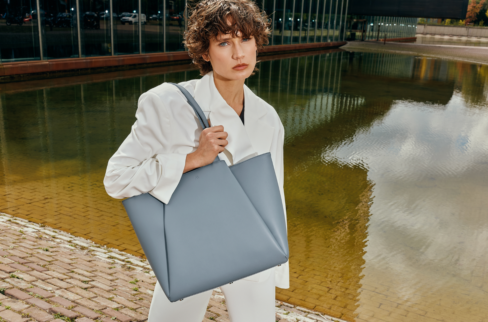 Large Pyramid tote bag – KAAI